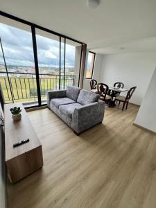 Apartamento completo cómodo con vista y todo cerca CC VIVA