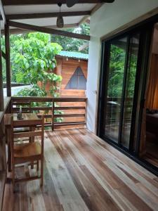 Pachamama Nueva River side Bungalows Punta Uva