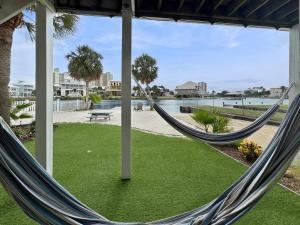 Bonnie Dune - Retreat for 8