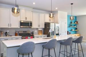 Modern Chic Gateway near DC & Fedex field