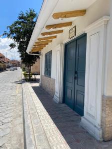 Suites Modernas Coloniales en el Centro Histórico de Cuenca