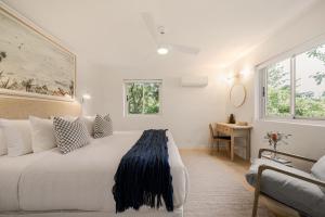 Noosas Best View, Nature Setting, Stroll to Beach