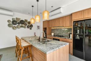 Emery Gorgeous 6 BR Private Pool Villa ZN293