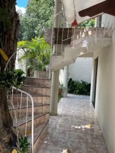 Habitación amplia y cómoda con baño privado-Zona Norte, Santa Cruz