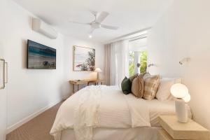 Lush Little Cove, Steps to Hastings St, Main Beach