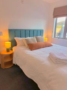 Comfortable in Central Wanaka and Free Parking