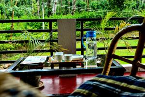 Rainy Cloud Homestay - Estate, Home Food, Near to Falls & Safari
