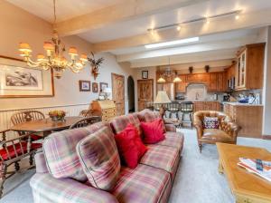 Aspen Downtown 2BR Ski Condo with Fireplace - CD 17 condo