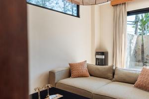 Stylish New Suites with Pool Near Balangan Beach