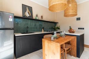 Stylish New Suites with Pool Near Balangan Beach