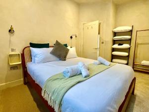 Pillow Menu! 1 Bed Garden Flat Finsbury Park