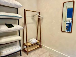 Pillow Menu! 1 Bed Garden Flat Finsbury Park