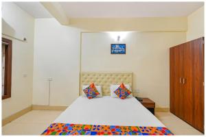 HOTEL TRIPLE -TREE Near Railway Station - Fully Air Conditioning- Best In Bhubneshwar Hotel