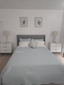 Cozy 2BR - Near Airport & City