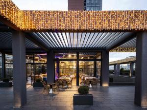 Movenpick Living Istanbul West