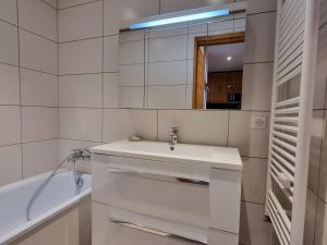 Grand studio rénové avec terrasse sud à Plagne Centre - FR-1-351-271