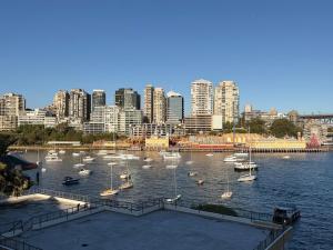 KozyGuru | MacMahons Point | Harbour Hideaway