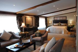 125 on Van Buuren Road Guest House