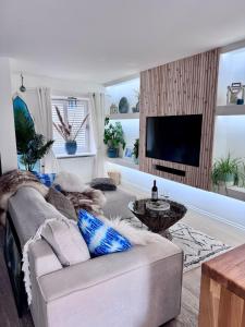 Boho Bali-style Beach House near Fistral