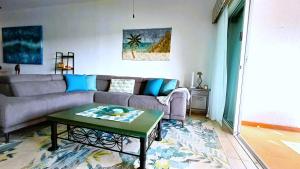 Bay Blue 2BR on the Lagoon next to the beach