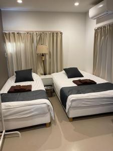 Shin-Okubo, Shinjukus best central location, private bathroom and toilet