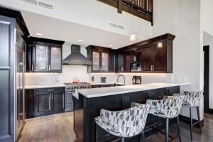 Ski-in Ski-out 3BRLoft Condo, Bachelor Gulch condo