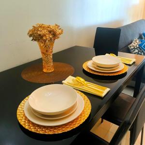 Cozy Modernistic 1 BR with Veranda!