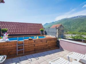 Nature Beauty with pool and whirlpool