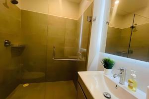 Modern Apartment with AC 5 min from Arena BBQ