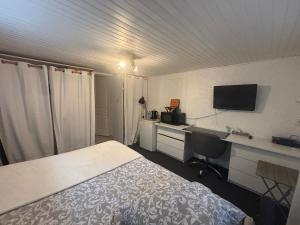 Fully equipped independent room! Chambre indépendante équipée ! - 3hvězdičkové hotely ve městě Le Blanc-Mesnil