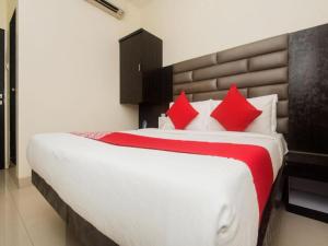OYO 3782 Hotel Adnoc Inn