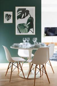 2ndhomes Stylish Studio with Balcony