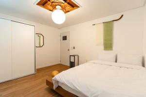 Off To Namsan Stay - Myeongdong & Chungmuro