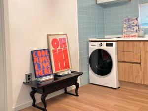 Seoul Center OFF TO NAMSAN Myeongdong Walking DDP 1 Stop, Chungmu-ro Station Sensory Accommodation , Namsan Tower, Gyeongbokgung Palace, Seoul Station Nearby