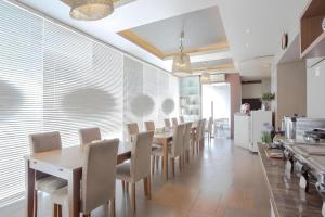 Life Emerald Hotel Surabaya