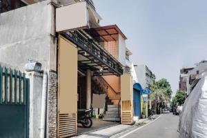 OYO 91754 Wisma Tiqita Syariah Near Pasar Tanah Abang