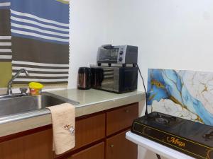 King St Penthouse 10 mins walk to Beach