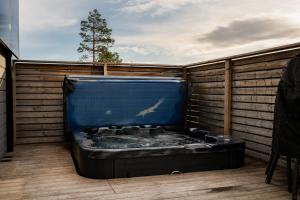 Aurora Paradise Levi Iglu