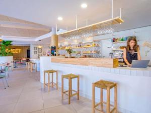 greet hotel Salon de Provence