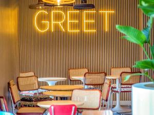 greet hotel Salon de Provence