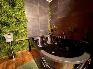 Red Pleasure Room Balneo