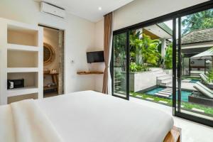 Tasanee 6 BR Private Pool Villa ZN296