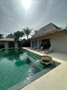 Anchan Tropicana By Ere