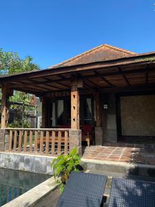 Wooden Villa by Prasi