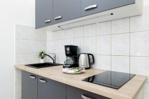 Comfortable Studio for 3 People with Parking in Kołobrzeg by Noclegi Renters