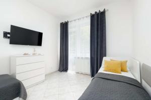 Comfortable Studio for 3 People with Parking in Kołobrzeg by Noclegi Renters