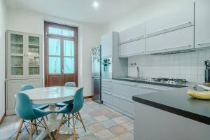 GuestHost - M1 Dante Elegant Apartment Torino