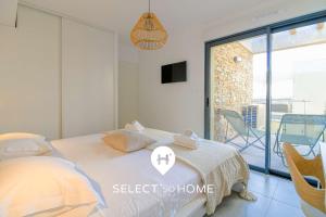 SELECT - Superbe appartement avec piscine, parking et vue - CAPNAT-B06