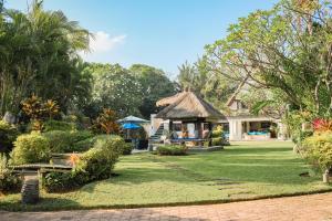 Villa Santai - Fabulous beachfront villa, pool & jacuzzi