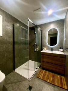 Glasshouse On The Water PET FRIENDLY